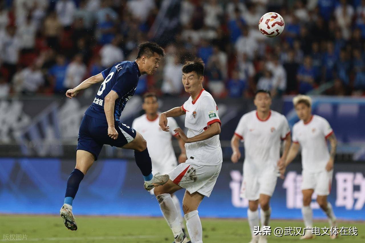 集结日武汉三镇备战中超，更衣室发声细节曝光，引发热议，细节决定成败(邯郸武金良辞职原因)