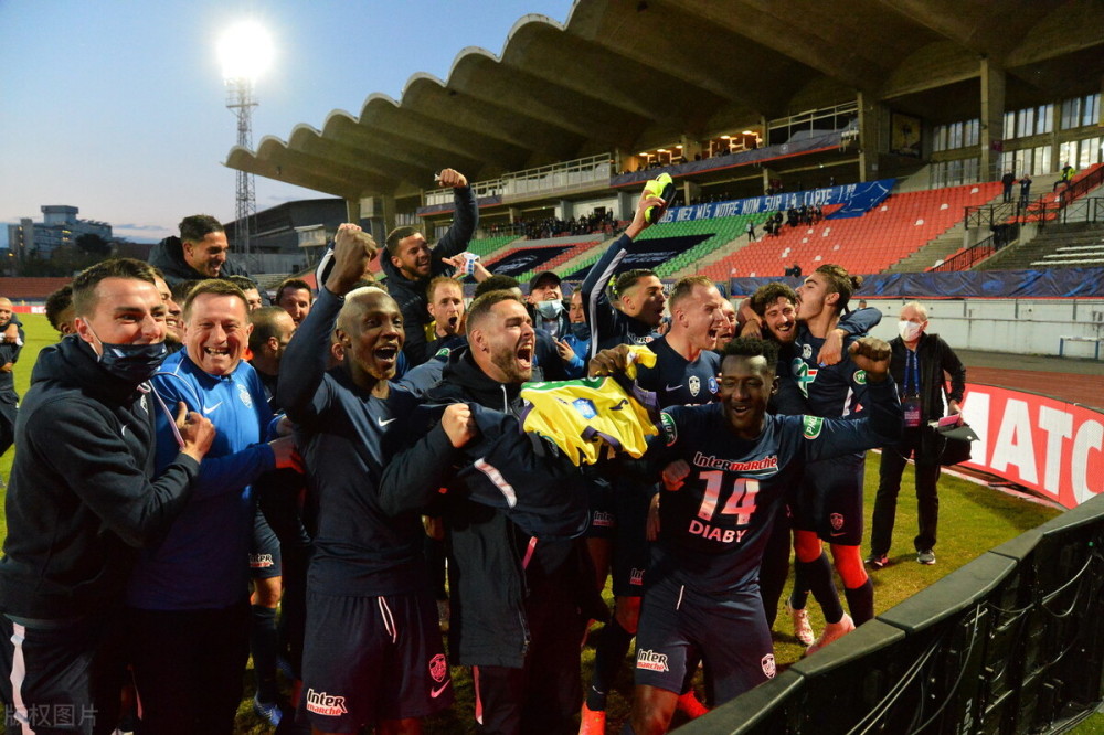 加时末段体能课后,山东男篮回应争议备战法国杯,球迷炸锅,团队化学反应显著(篮球有加时赛吗) 加时末段体能课后,山东男篮回应争议备战法国杯,球迷炸锅,团队化学反应显著(篮球有加时赛吗)